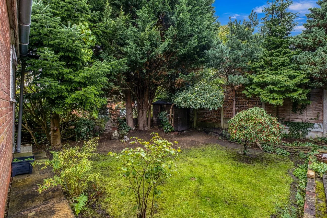 Sandy Meade, Prestwich, M25, photo 17