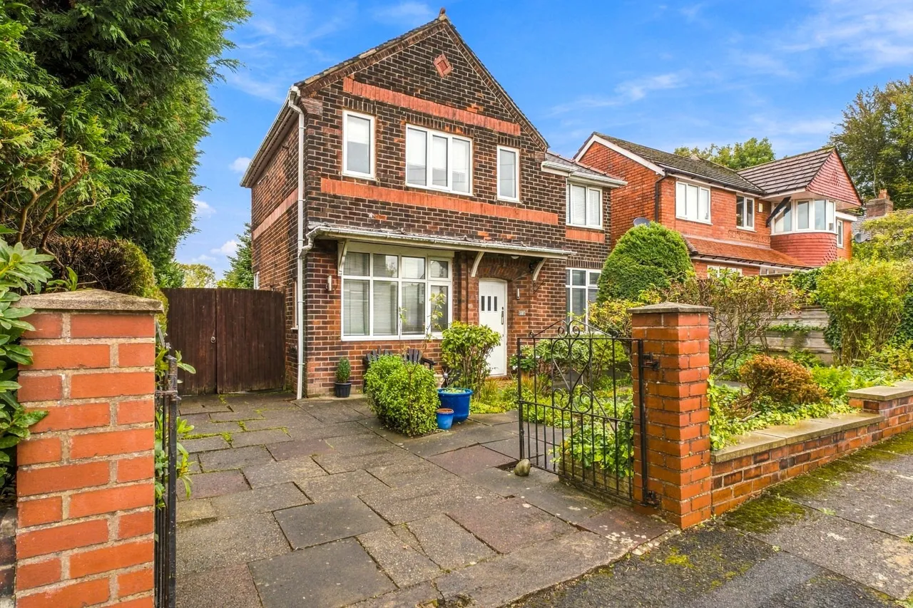 3 bed house for sale, Sandy Meade, Prestwich, M25