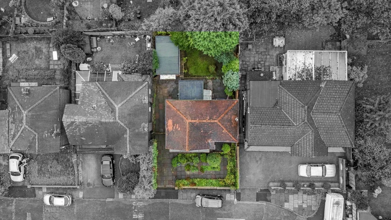 Sandy Meade, Prestwich, M25, photo 24
