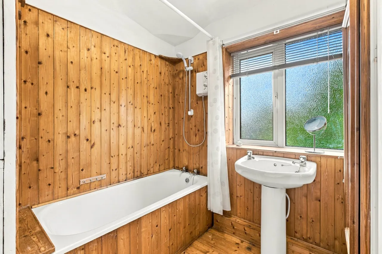 Sandy Meade, Prestwich, M25, photo 16