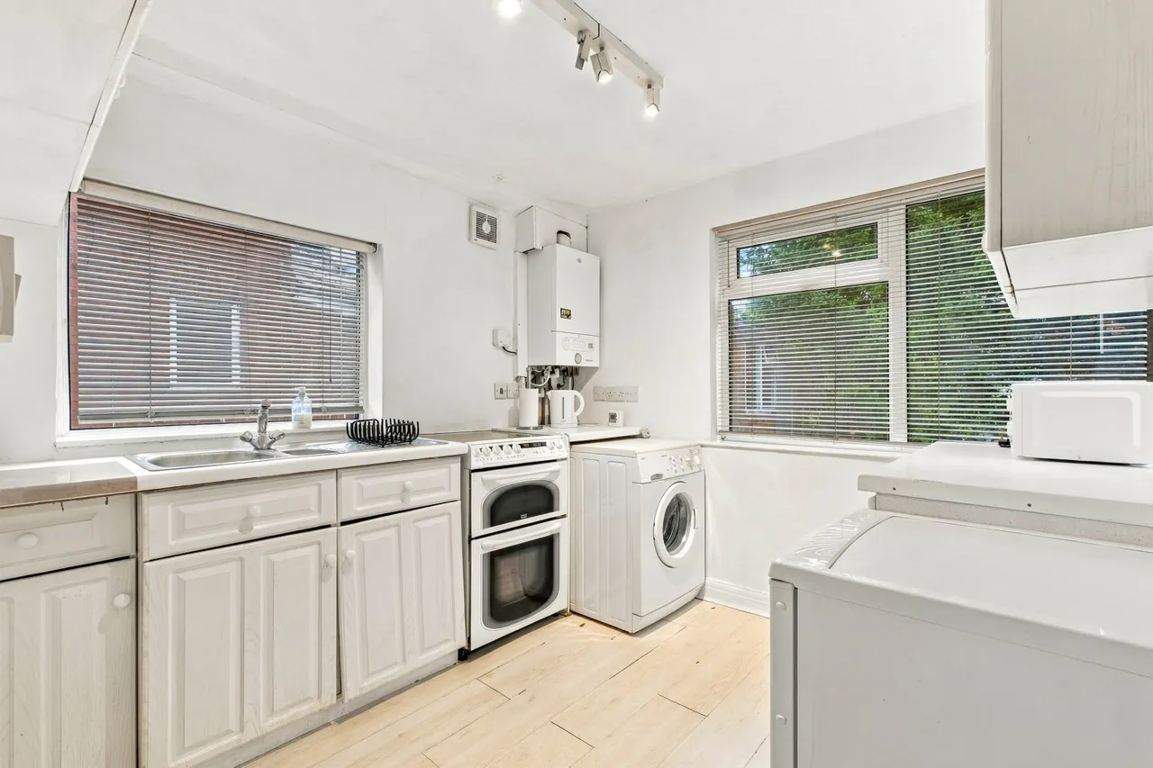 Sandy Meade, Prestwich, M25, photo 10
