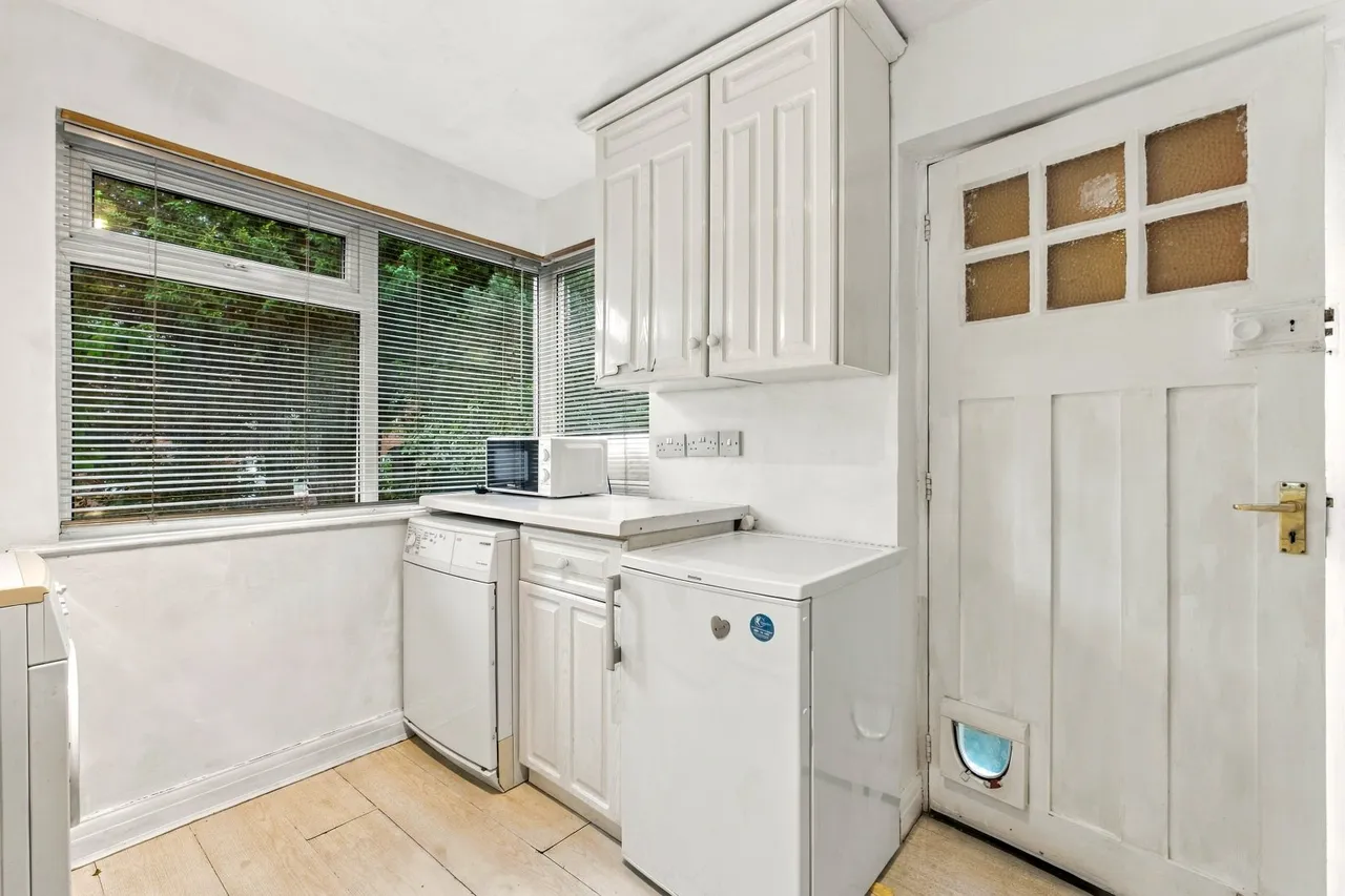 Sandy Meade, Prestwich, M25, photo 11