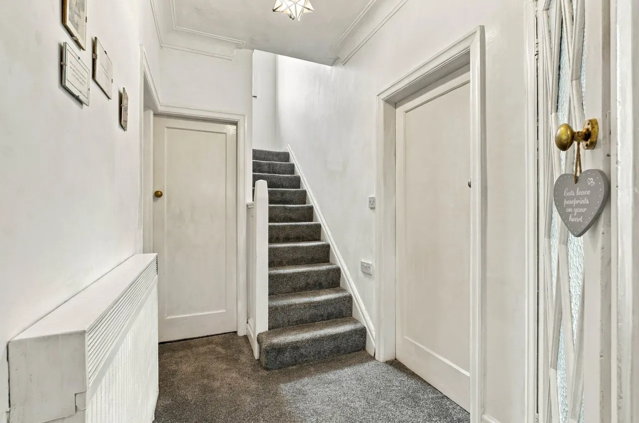 Sandy Meade, Prestwich, M25, photo 3