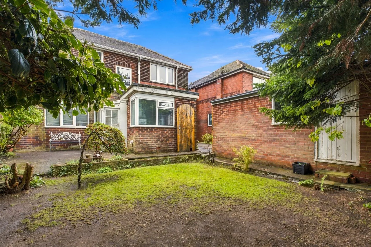 Sandy Meade, Prestwich, M25, photo 19