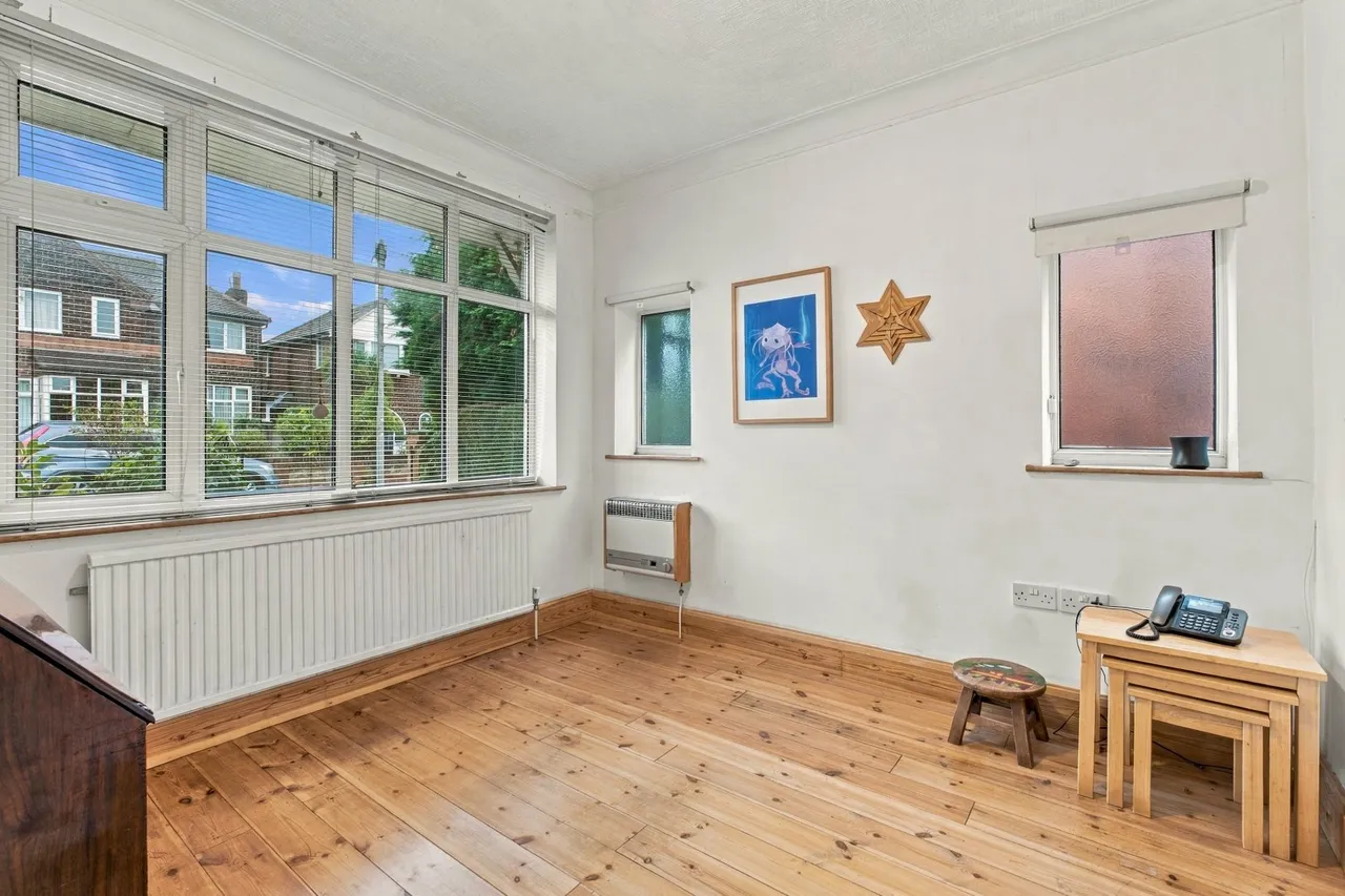 Sandy Meade, Prestwich, M25, photo 7