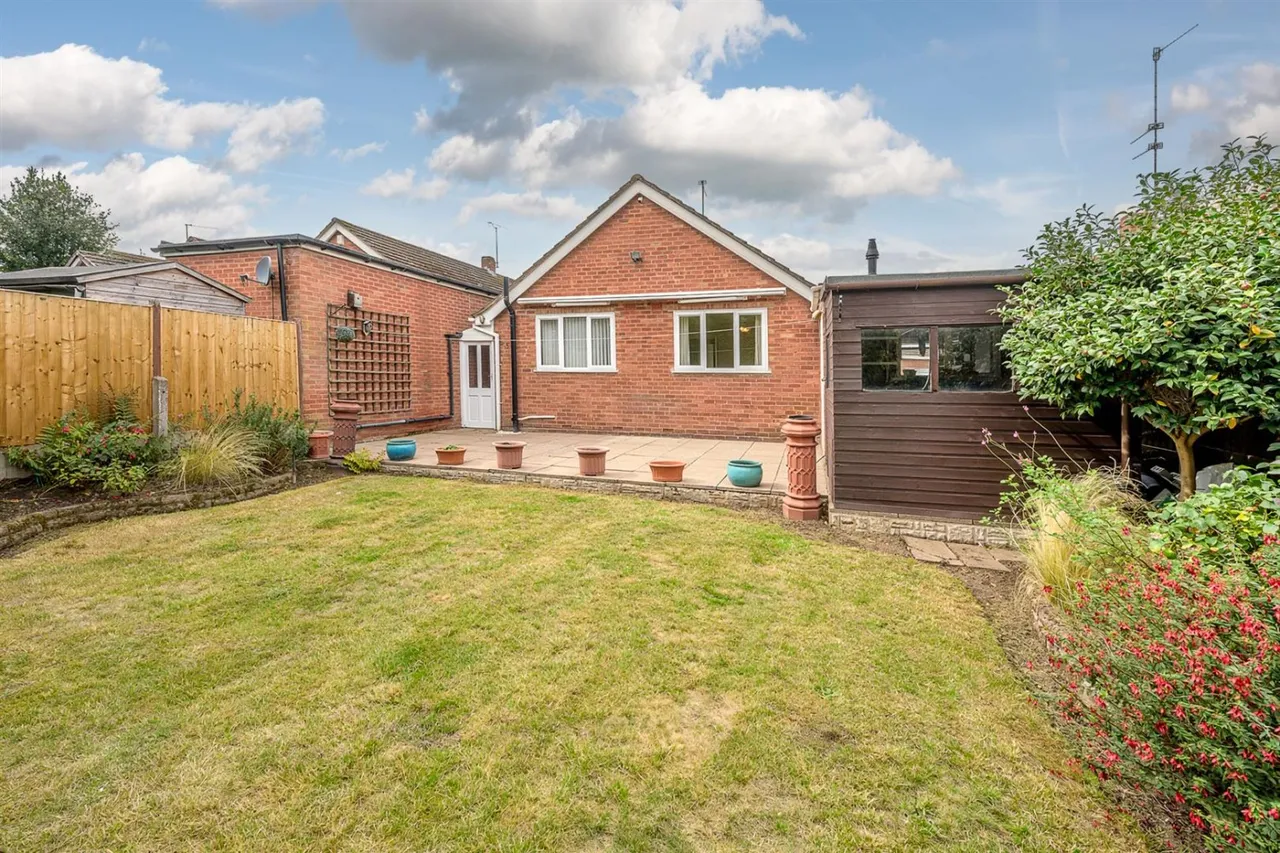 Brinley Way, Kingswinford, DY6, photo 18