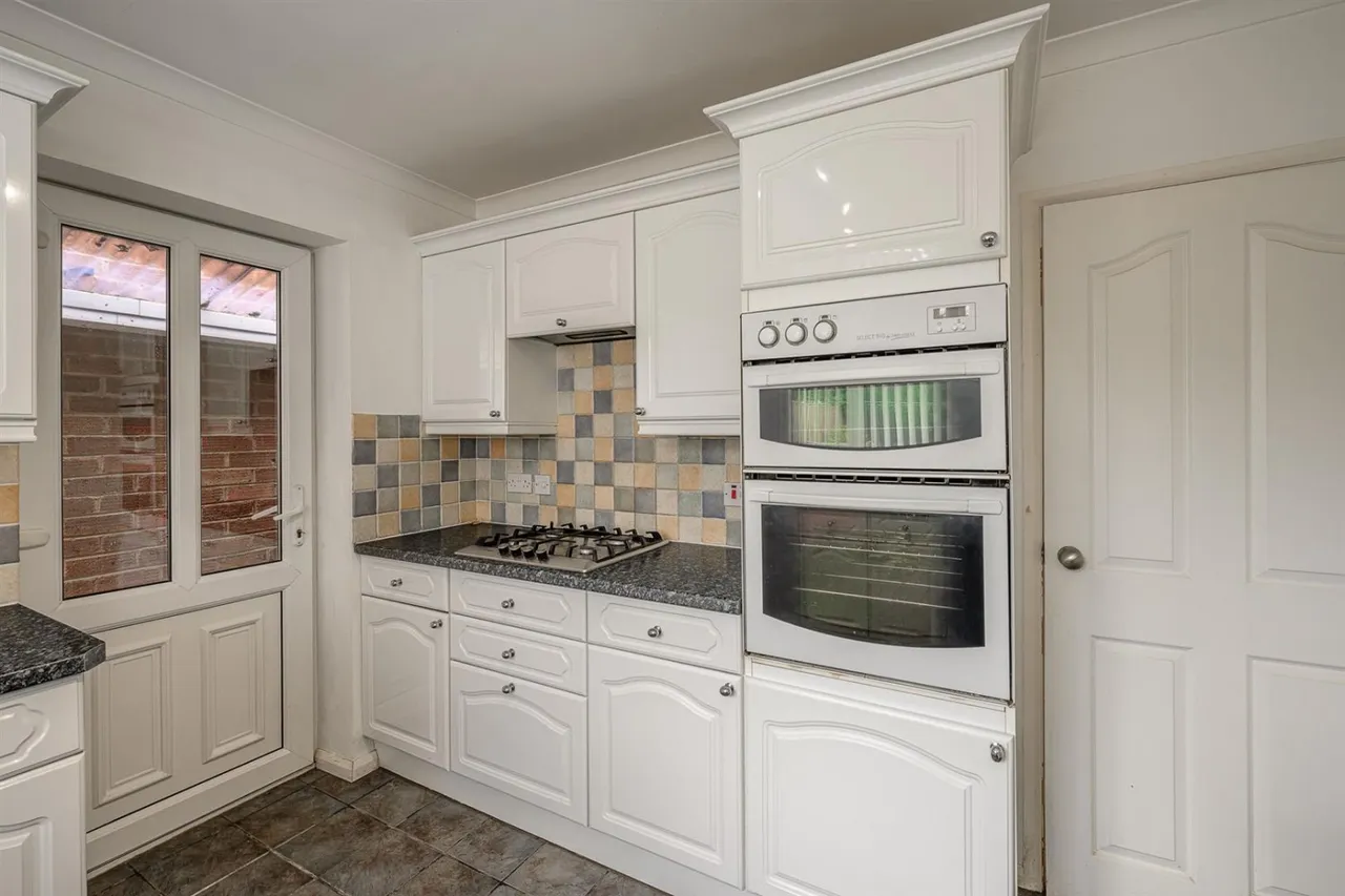 Brinley Way, Kingswinford, DY6, photo 17