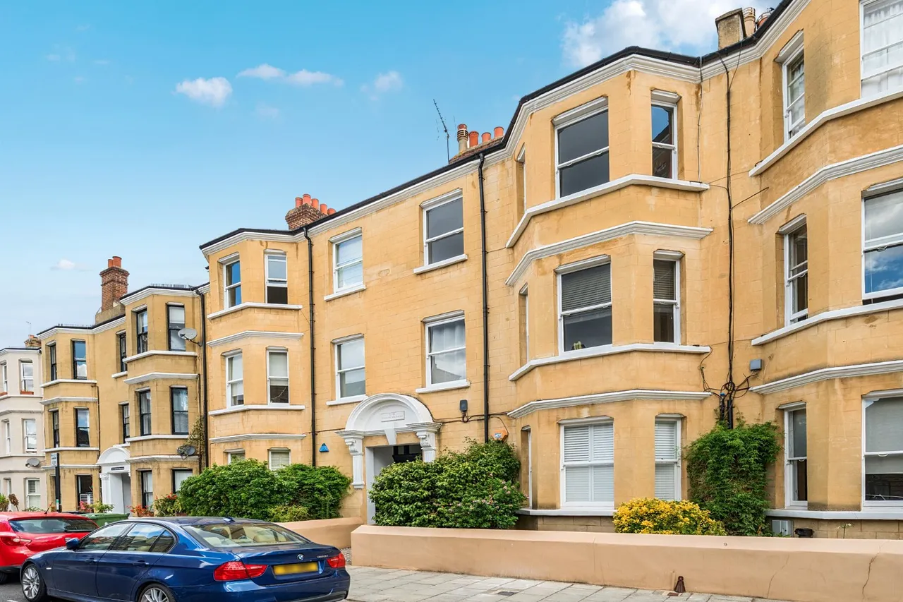 3 bed flat for sale — Mowll Street, Oval, London, SW9