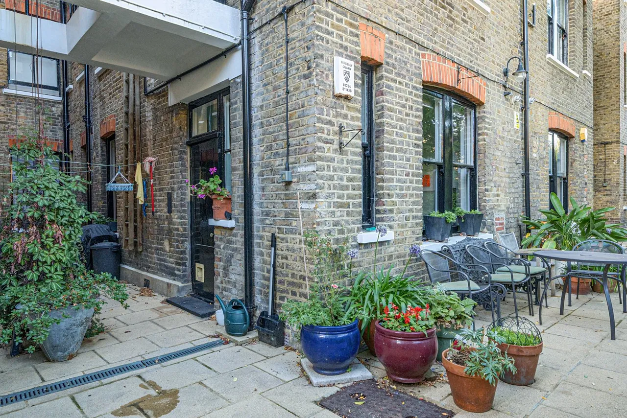 Mowll Street, Oval, London, SW9, photo 5