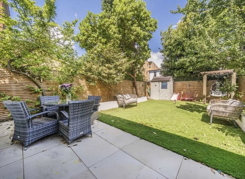 Whitehall Gardens, Acton, W3, photo 8
