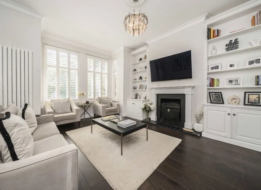 Whitehall Gardens, Acton, W3, photo 2
