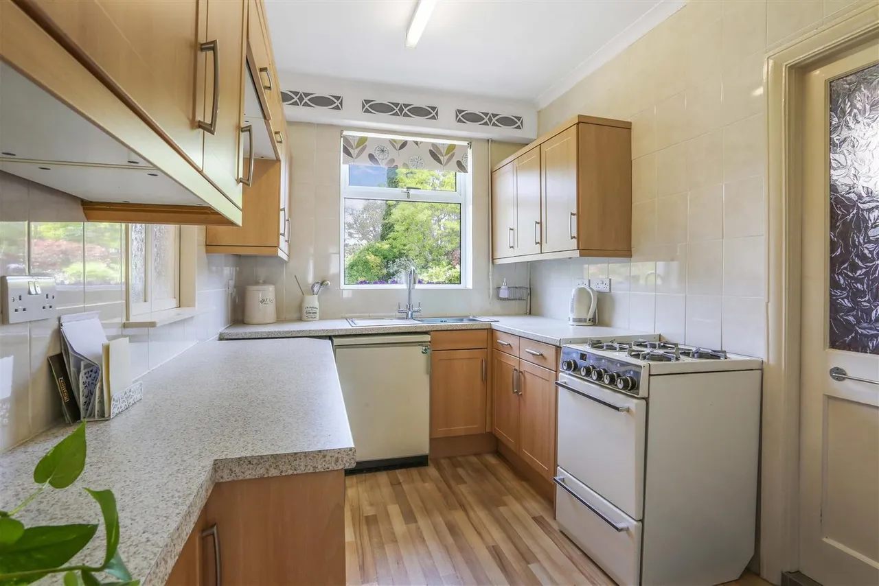 Warnham Court Road, Carshalton, SM5 3ND, photo 6