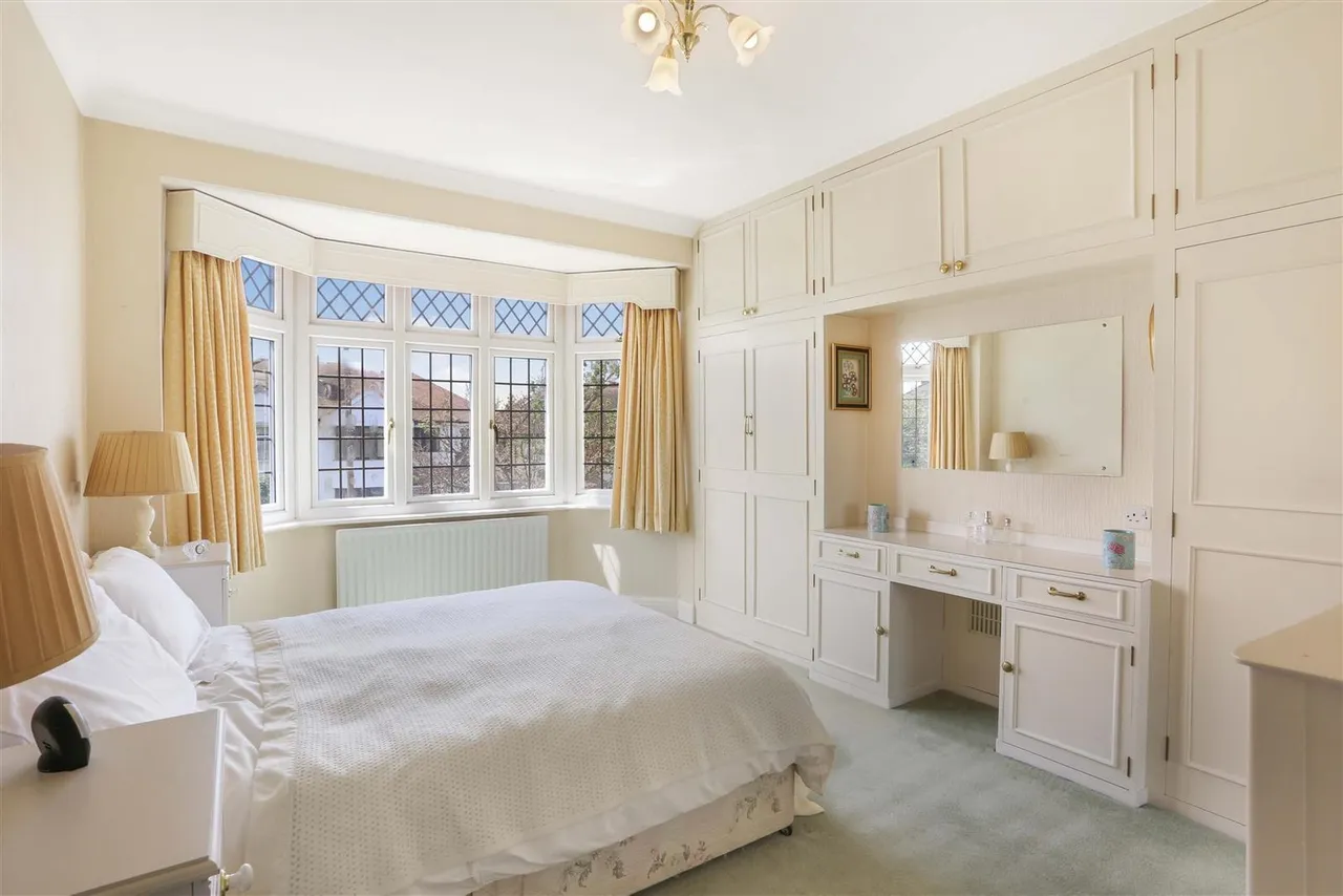 Warnham Court Road, Carshalton, SM5 3ND, photo 14