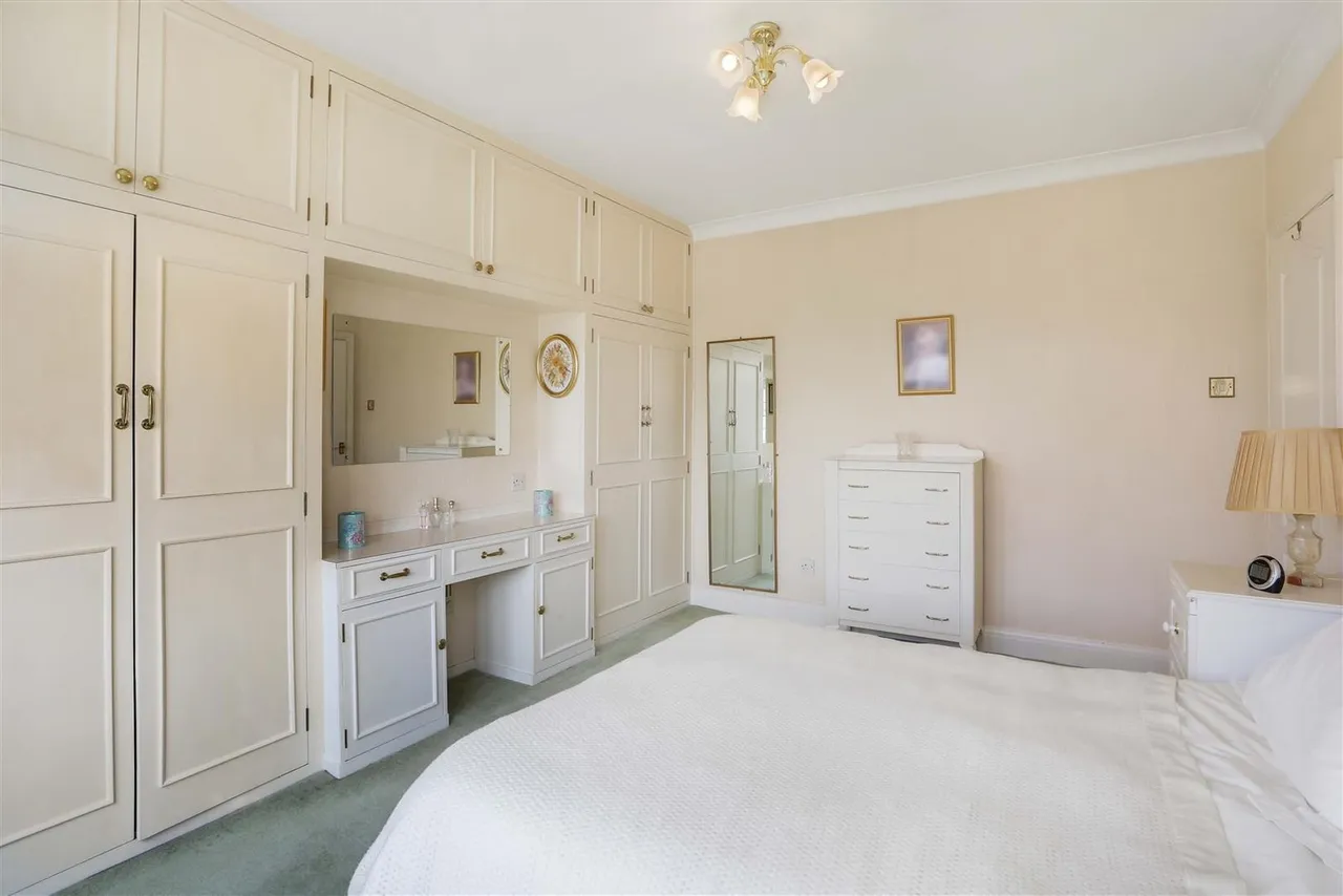 Warnham Court Road, Carshalton, SM5 3ND, photo 15
