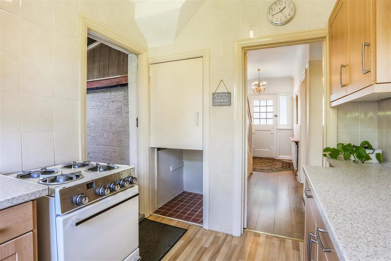 Warnham Court Road, Carshalton, SM5 3ND, photo 7