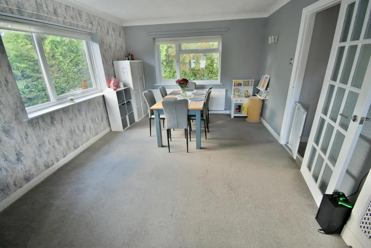 Broomfield Court, BH22, photo 3