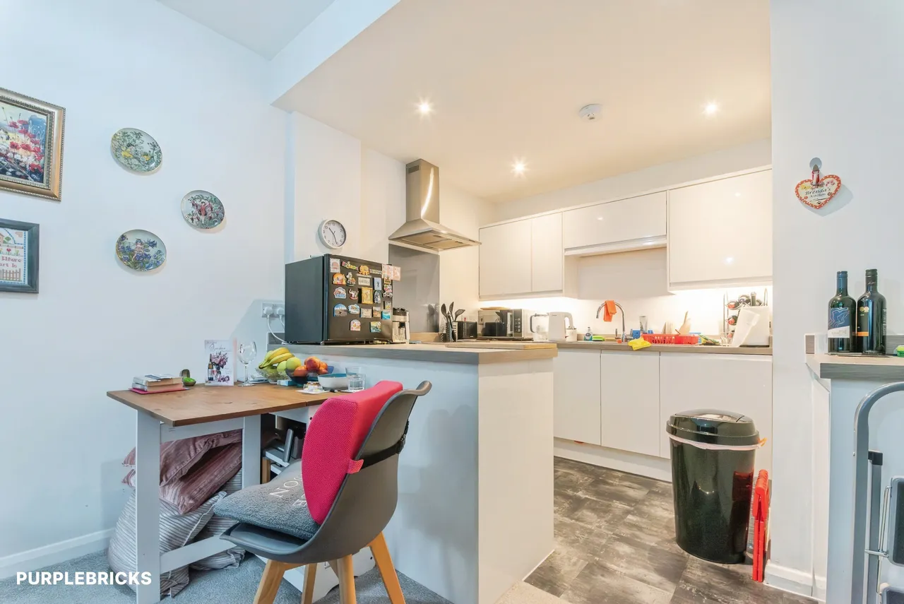 Sir Bernard Lovell Road, Malmesbury, SN16, photo 5