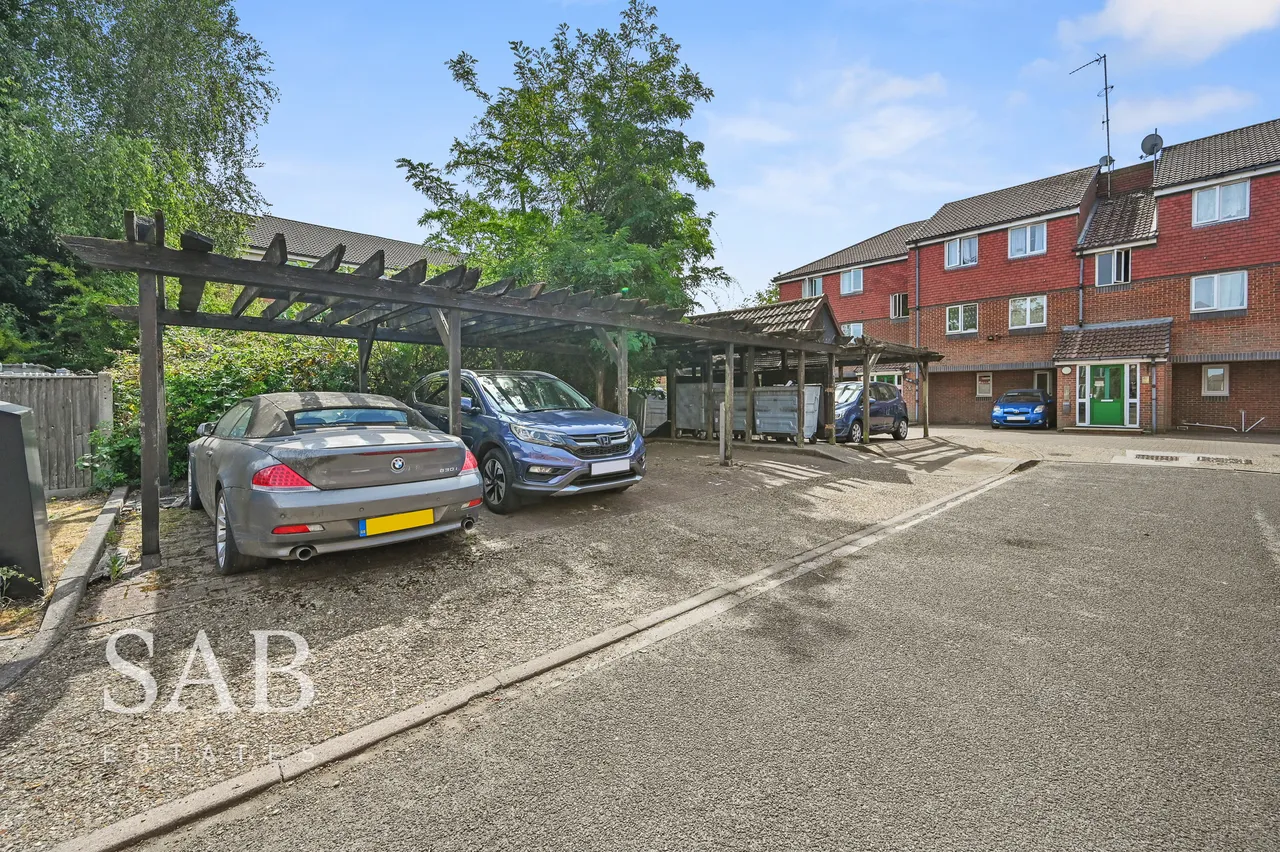 Frensham Close, Southall, UB1, photo 10