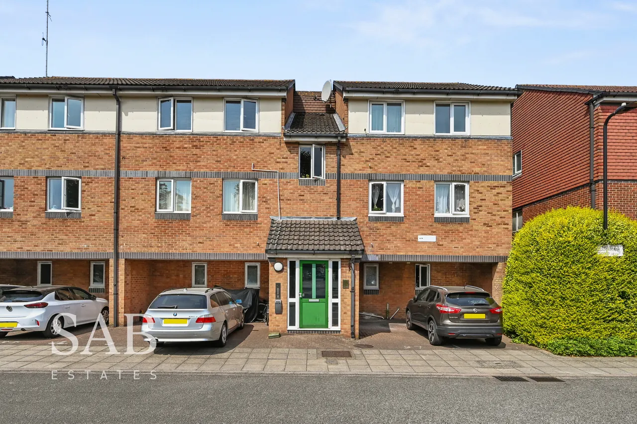 1 bed flat for sale, Frensham Close, Southall, UB1