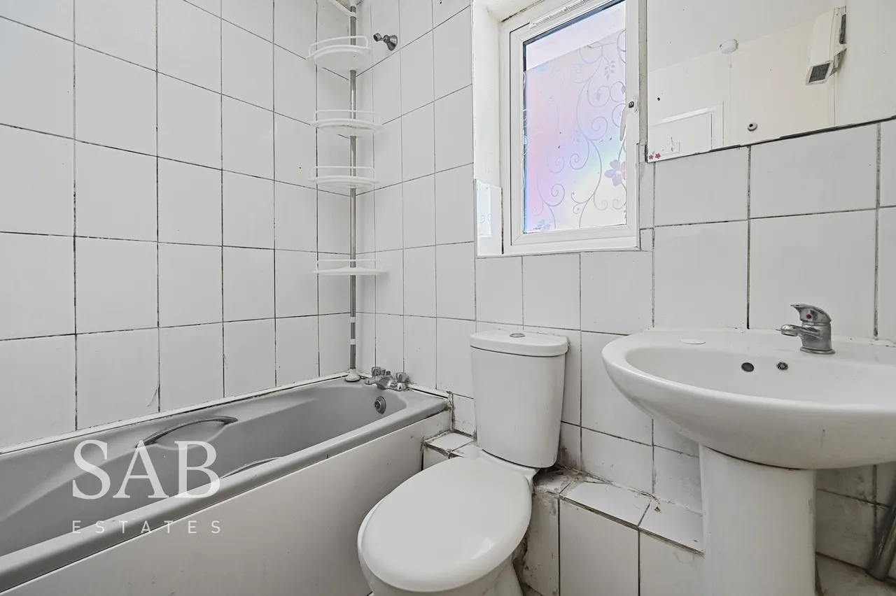 Frensham Close, Southall, UB1, photo 6