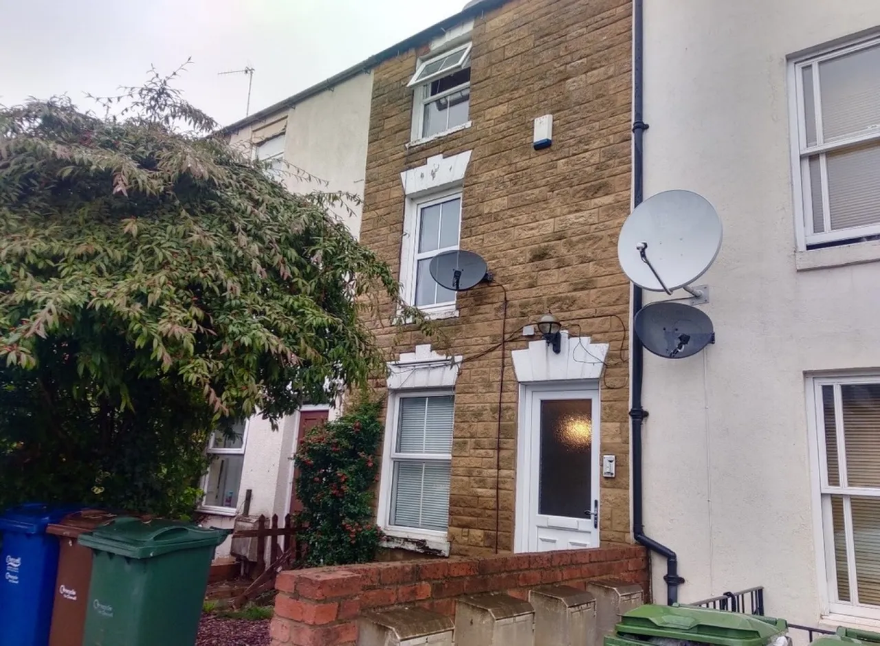 3 bed house to rent — Castle Street, Banbury