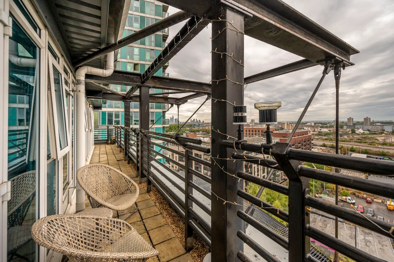 London, E15, photo 12