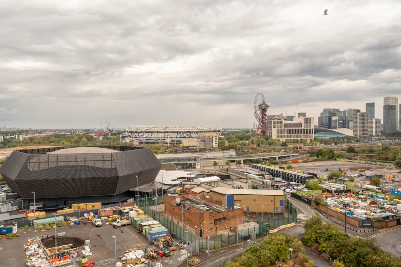 London, E15, photo 9