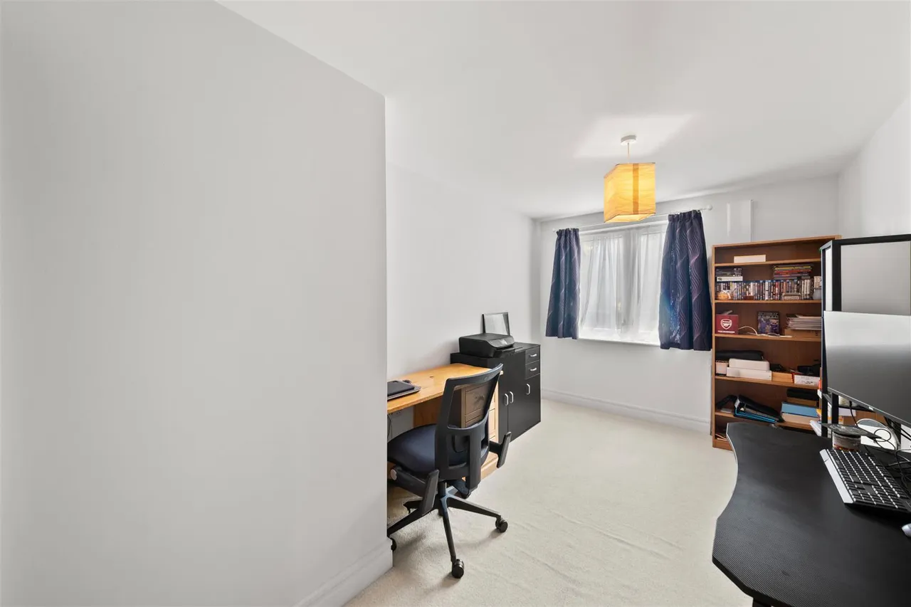 Elliott Avenue, Ruislip, photo 10