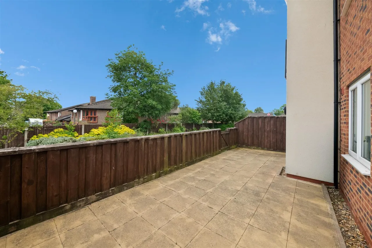 Elliott Avenue, Ruislip, photo 6