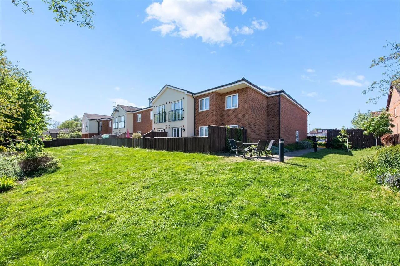 Elliott Avenue, Ruislip, photo 17