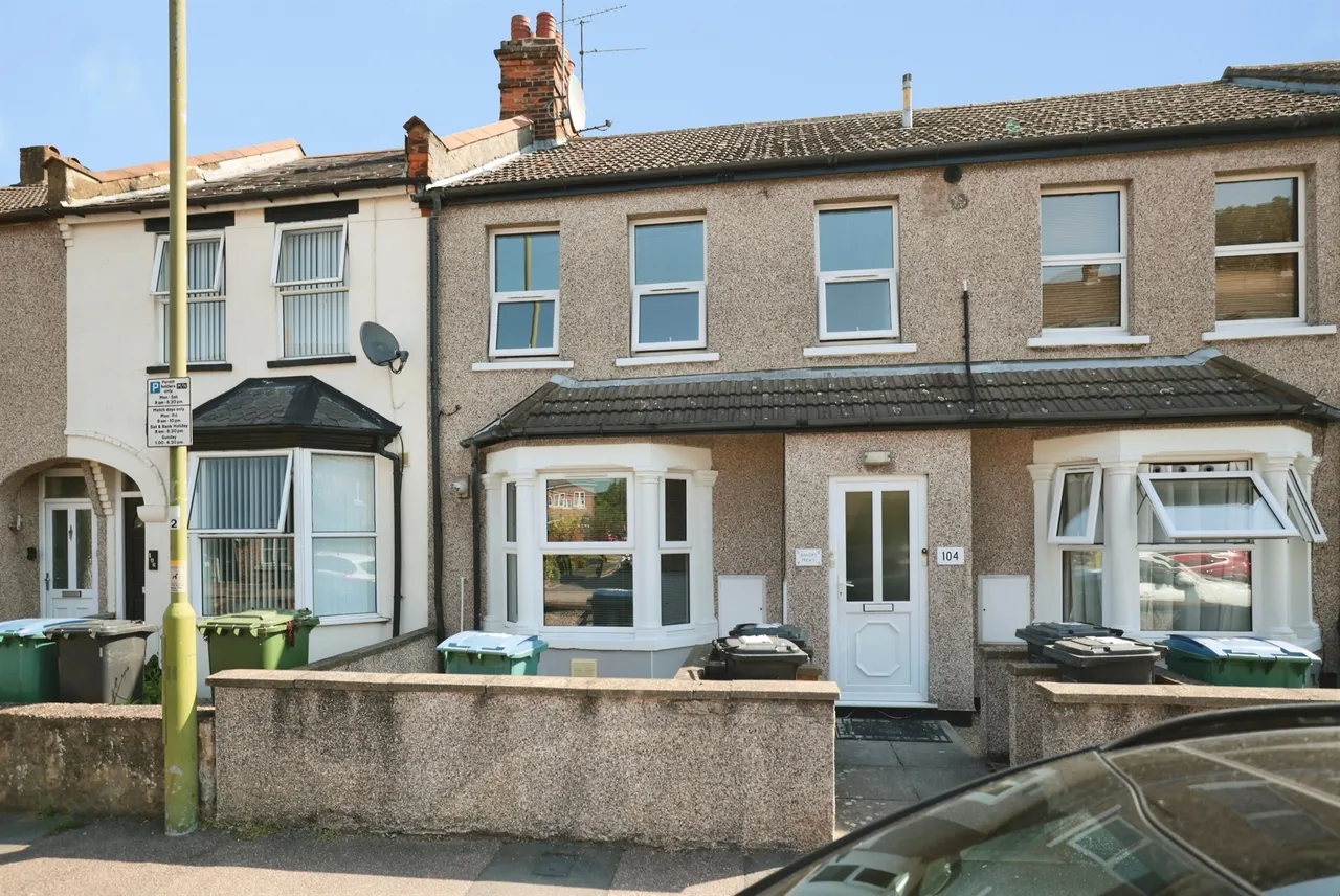 1 bed flat for sale — Queens Avenue, Watford