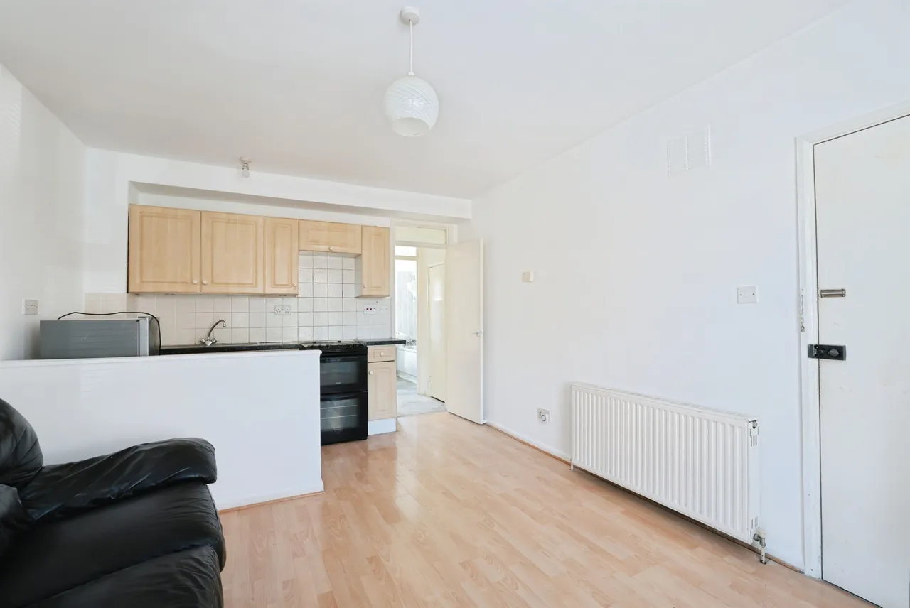 Queens Avenue, Watford, photo 7