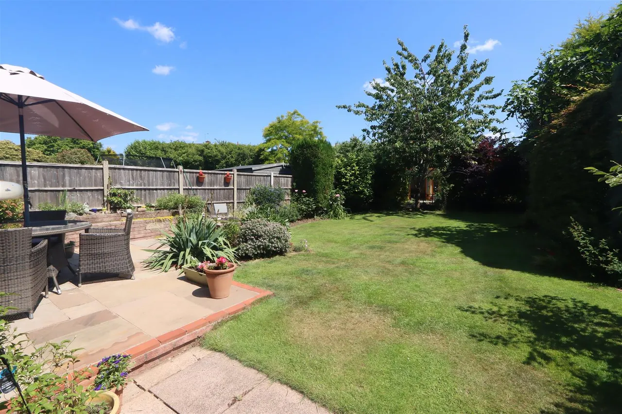 Kidderminster Road, Hagley, Stourbridge, photo 2