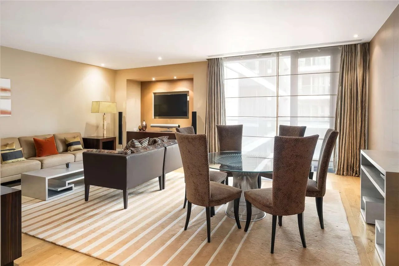 3 bed flat to rent — Knightsbridge, London, SW7 1RH