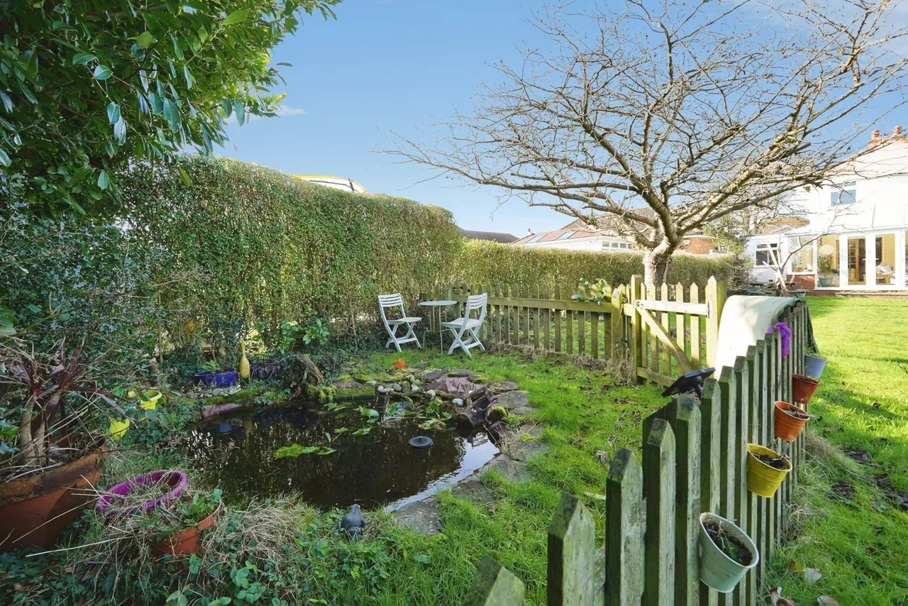 Bewsbury Cross Lane, Whitfield, Dover, Kent, CT16, photo 17