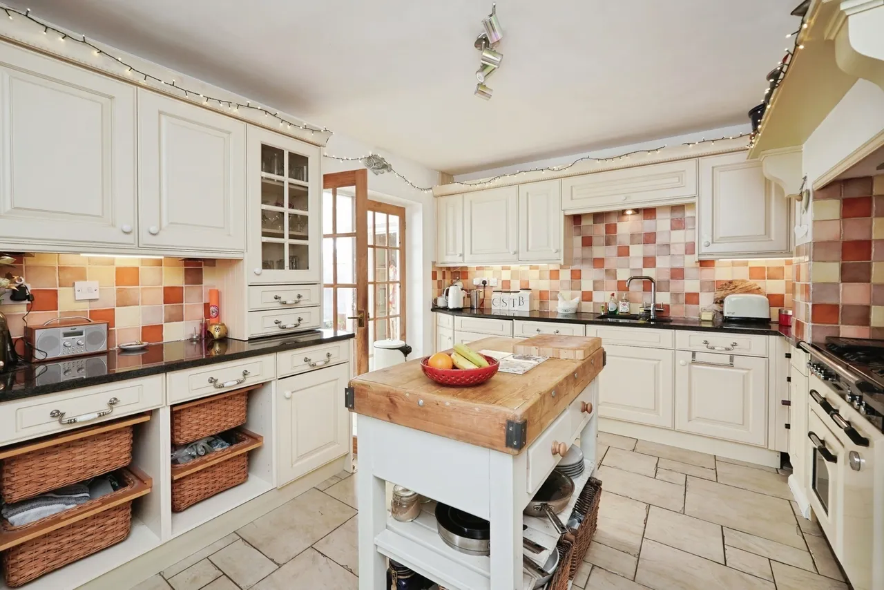 Bewsbury Cross Lane, Whitfield, Dover, Kent, CT16, photo 15