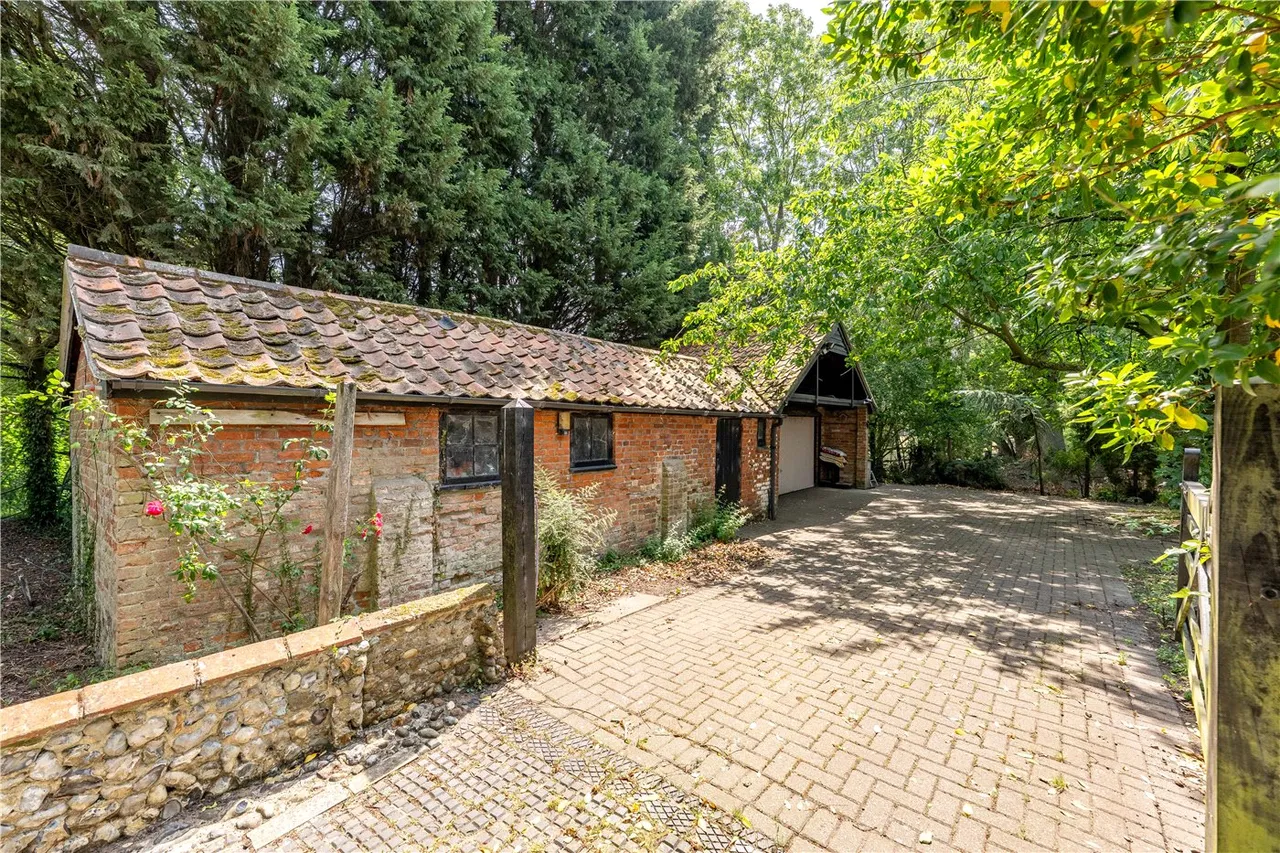 The Green, Saxlingham Nethergate, NR15, photo 29
