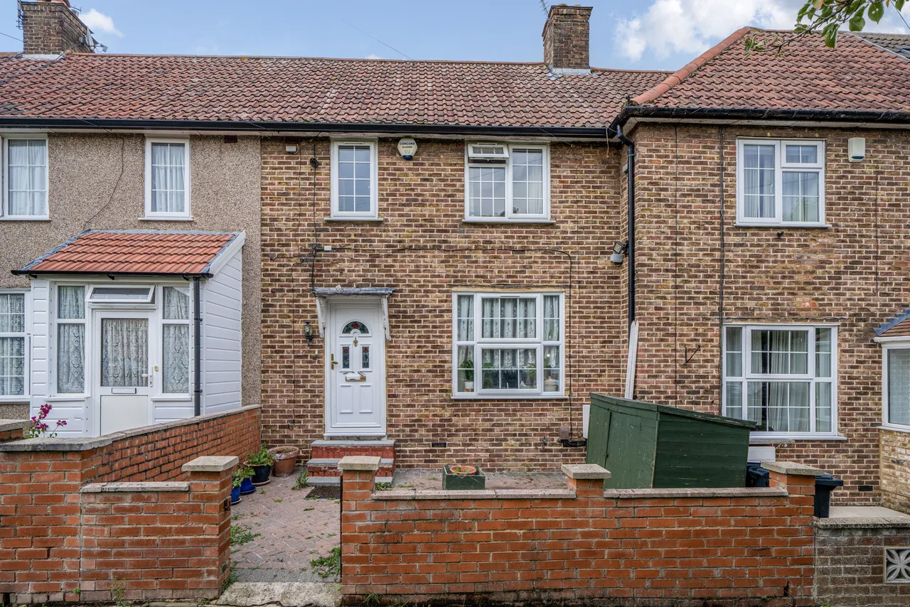 3 bed house for sale — 20 Westcott Crescent, London