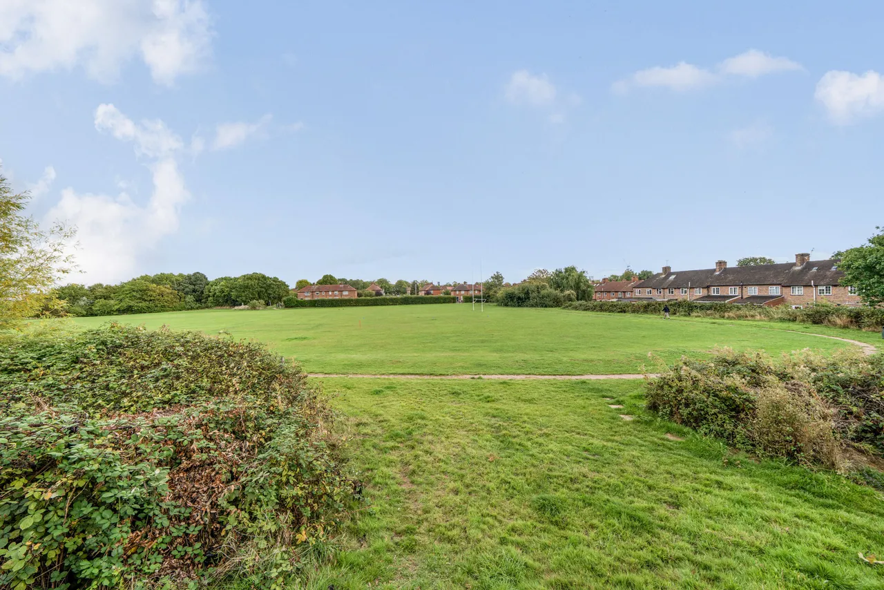 20 Westcott Crescent, London, photo 12