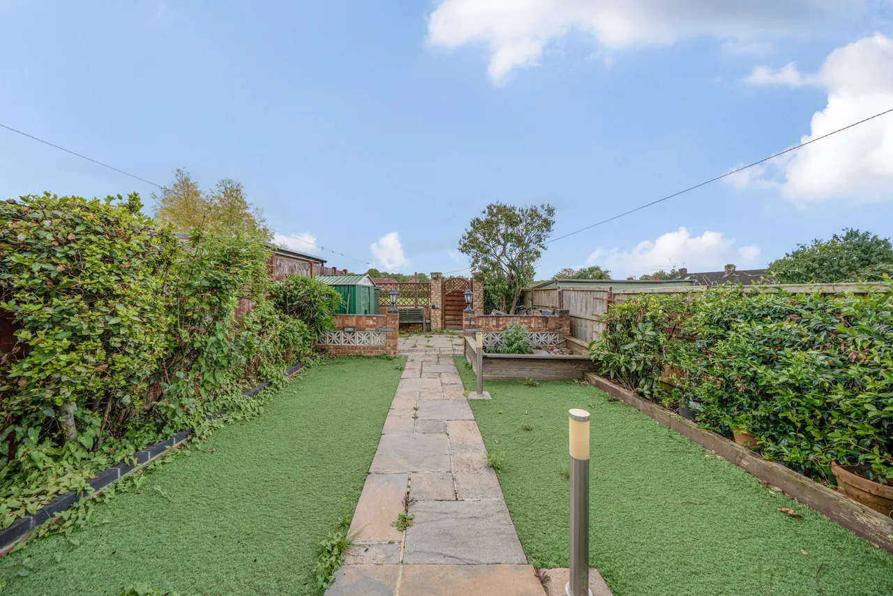 20 Westcott Crescent, London, photo 5