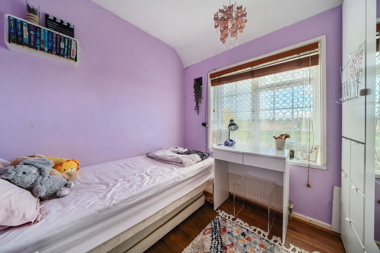 20 Westcott Crescent, London, photo 8