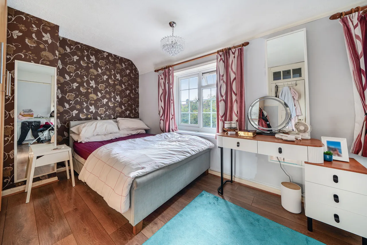 20 Westcott Crescent, London, photo 6