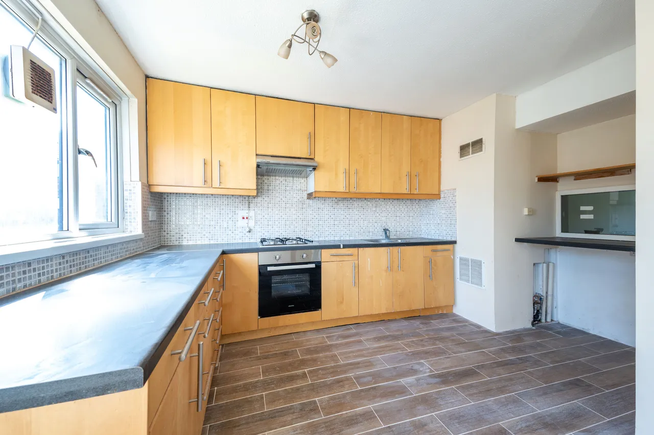 8 Deans Close, Croydon, photo 9