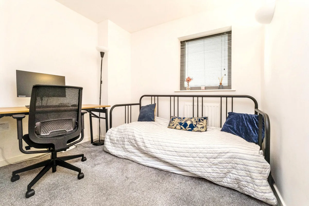 Romford, RM2, photo 15