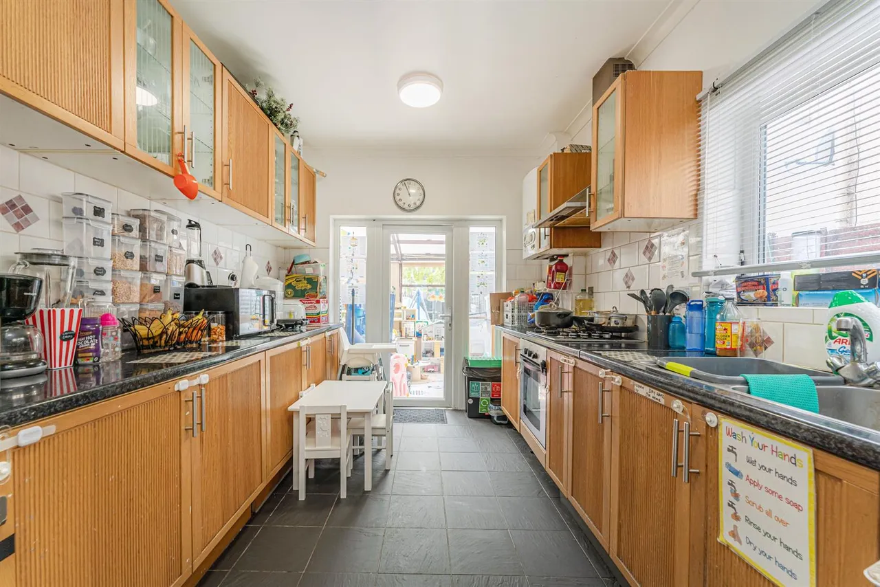 Durants Road, Enfield, EN3, photo 2