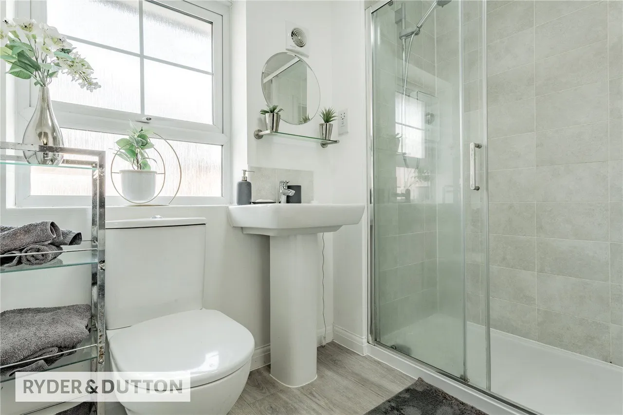 Wallis Avenue, Kingsway Village, OL16, photo 13