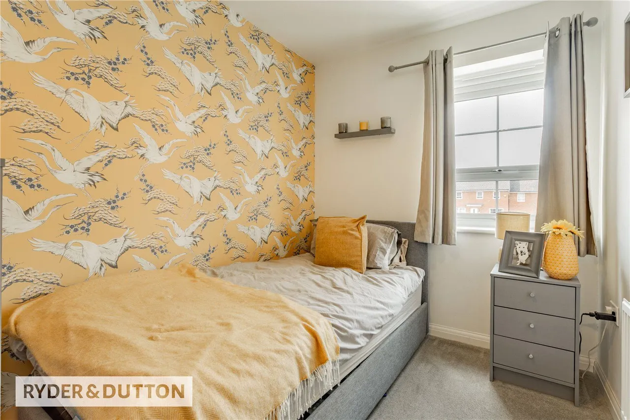 Wallis Avenue, Kingsway Village, OL16, photo 10