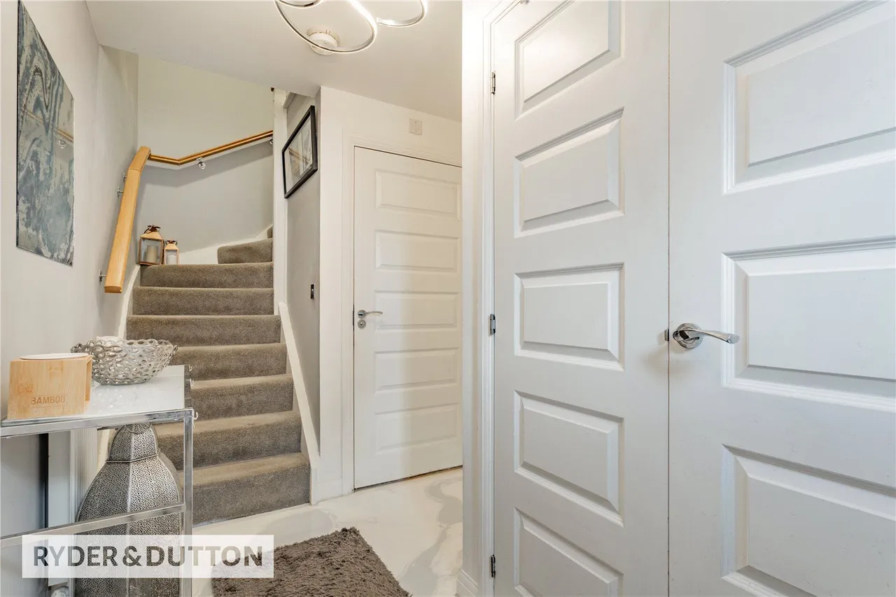 Wallis Avenue, Kingsway Village, OL16, photo 4