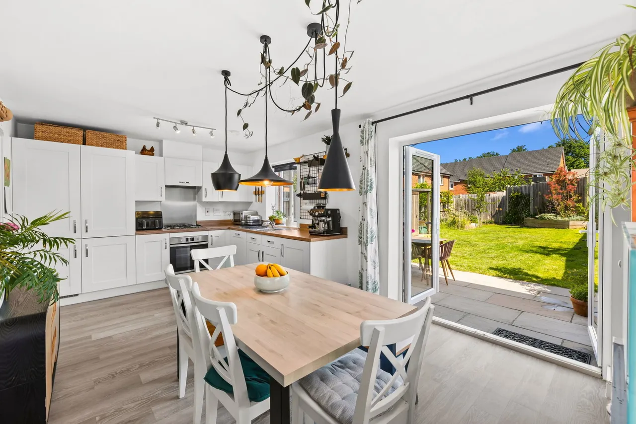Cape Road, Haywards Heath, RH16, photo 2