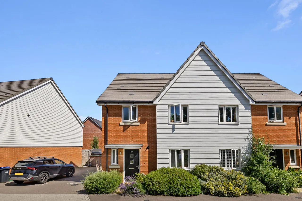 3 bed house for sale, Cape Road, Haywards Heath, RH16
